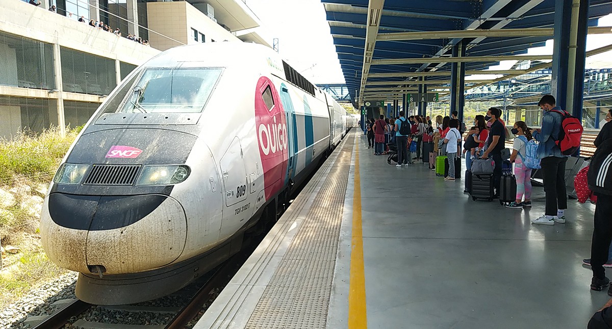 El tren d'Ouigo, a la parada del Camp de Tarragona