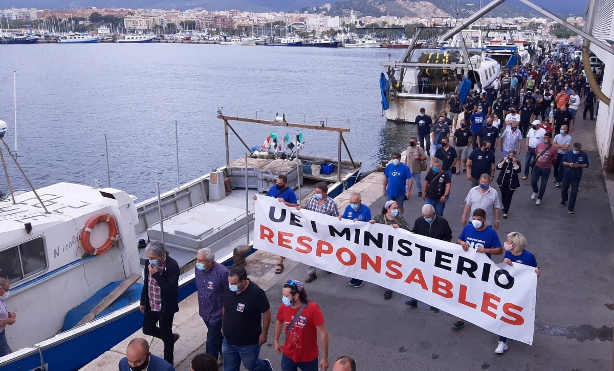El sector pesquer ha protestat per la limitació de sortides que li vol imposar la UE.