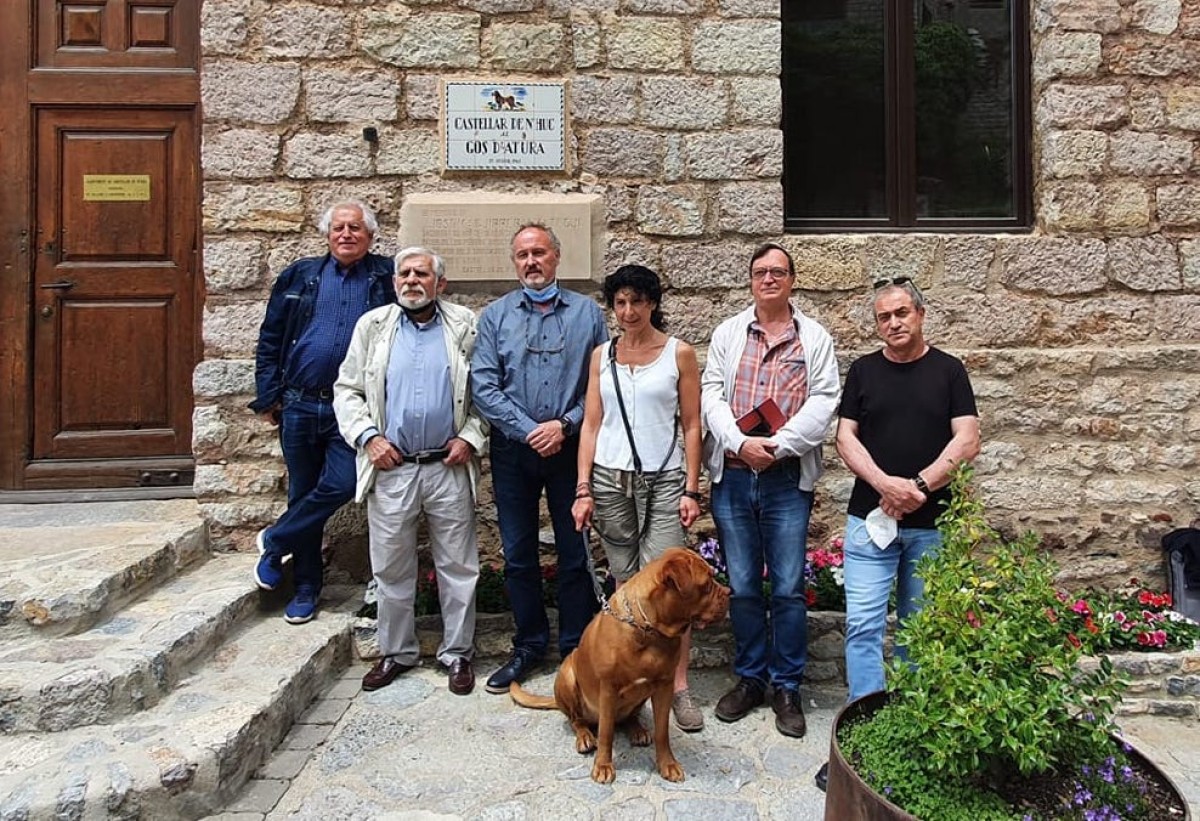 Vidal, tercer per l’esquerra, ha participat en la reunió a Castellar de n’Hug