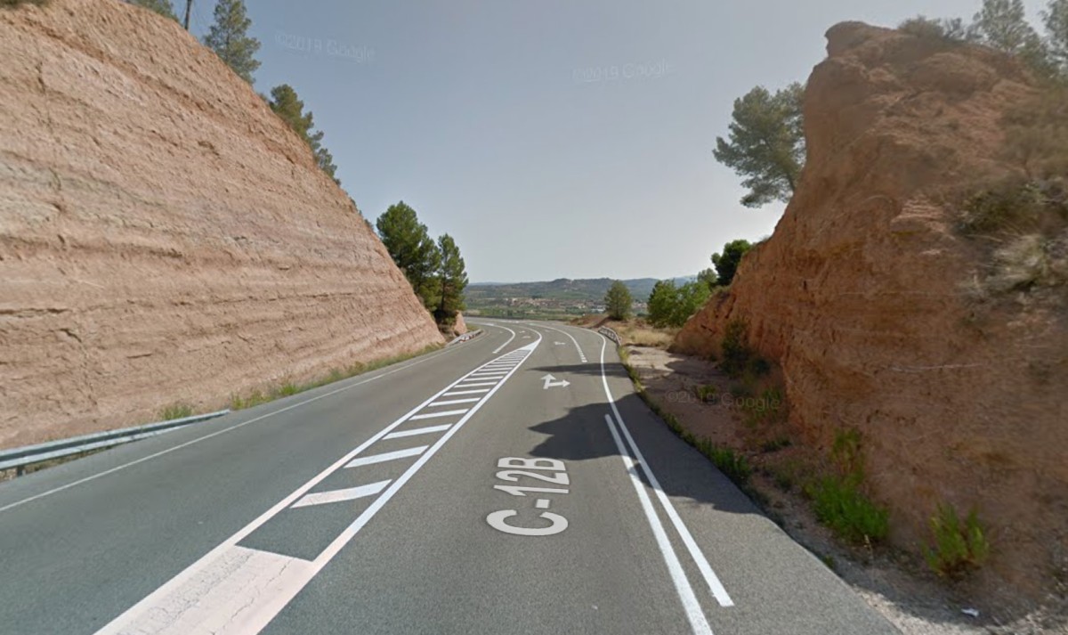 El punt quilomètric on el camió ha tingut l'accident, a la C-12b en direcció a Ascó.