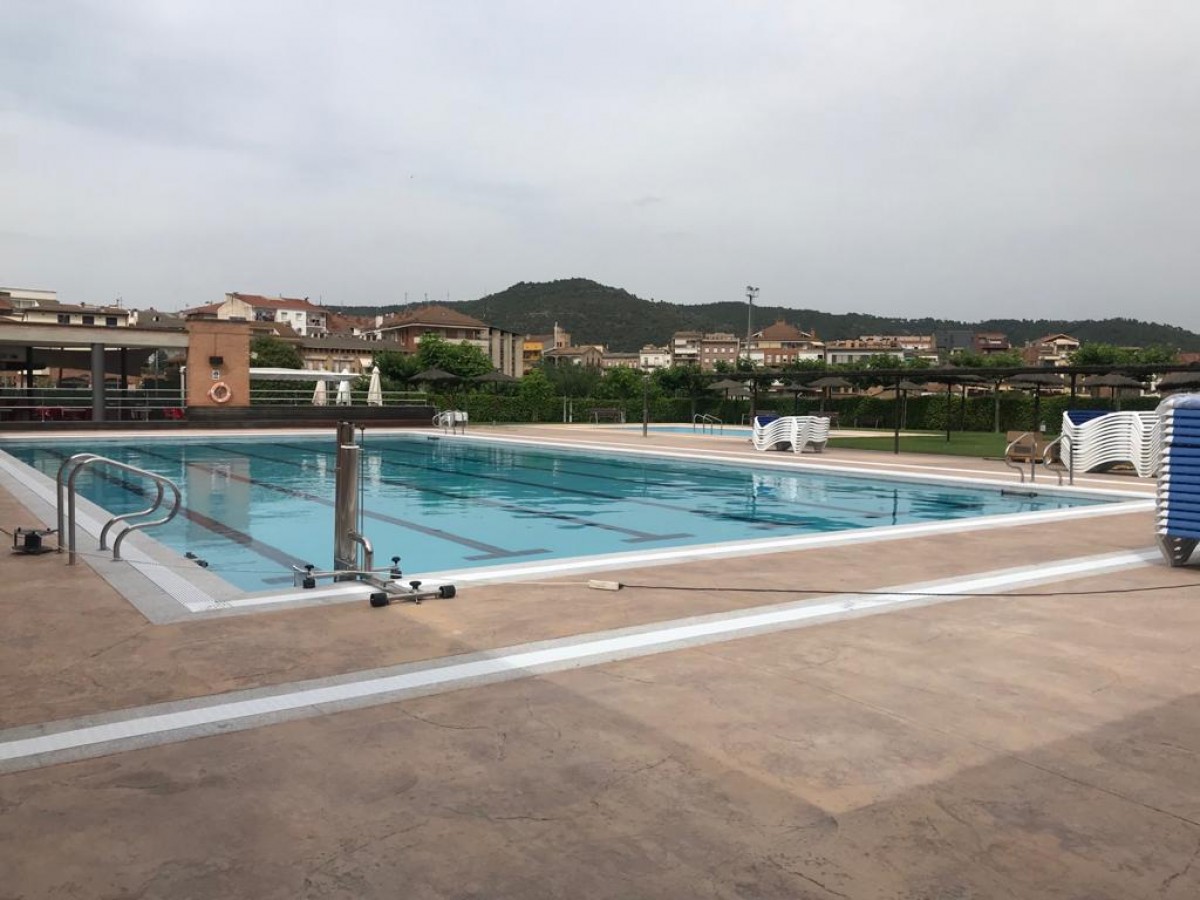 Tret de sortida a la temporada de piscina a Puig-reig