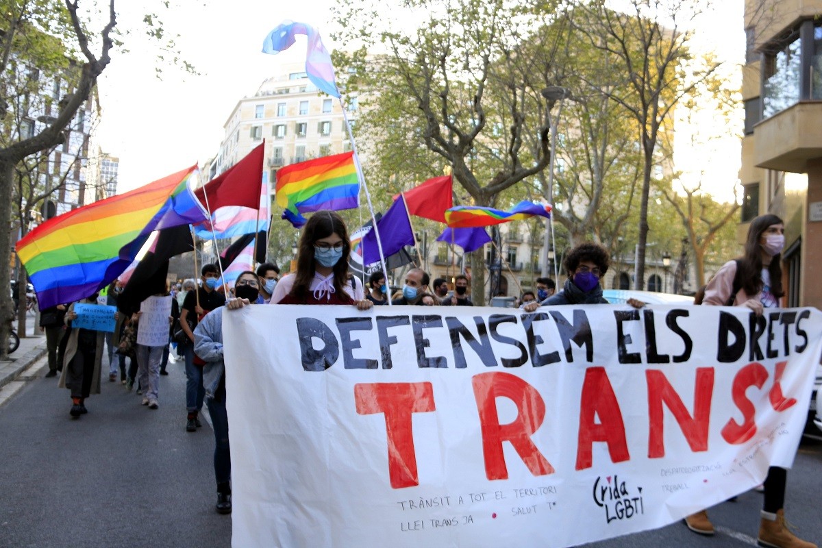 Una manifestació a Barcelona per una llei trans.