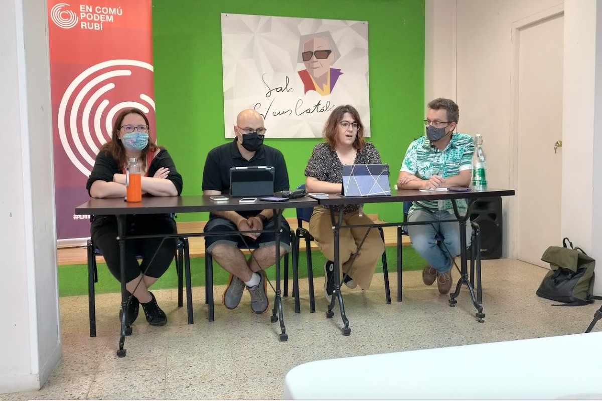 Roda de premsa d'En Comú Podem per anunciar el relleu de Pau Navarro