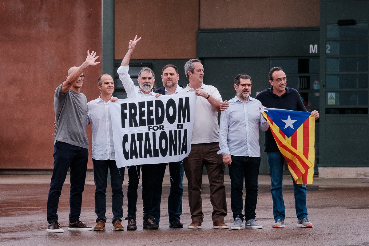 Els presos polítics´, fora de Lledoners després de rebre l'indult del govern espanyol 