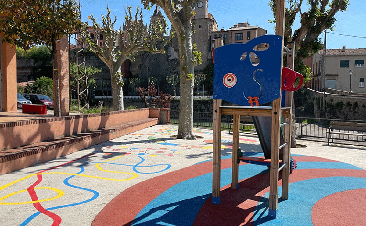 Els consellers també han decidit pintar el parc de la Font del Paco amb jocs tradicionals