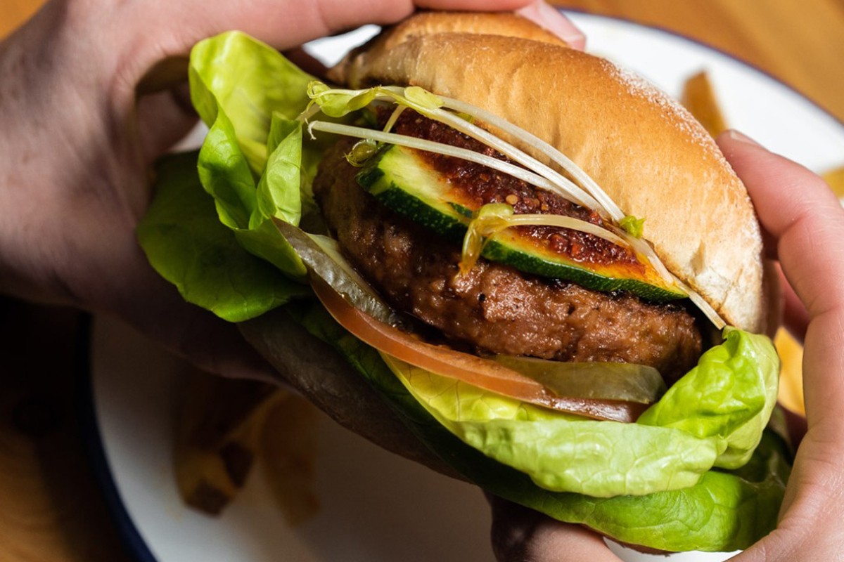 Una hamburguesa, en una imatge d'arxiu