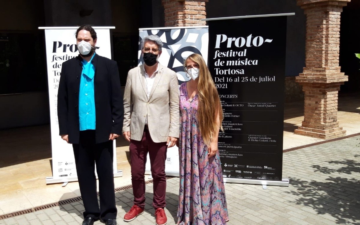 David Matheu i Cecília Aymí, els impulsors del Festival, amb el regidor de Cultura de Tortosa.