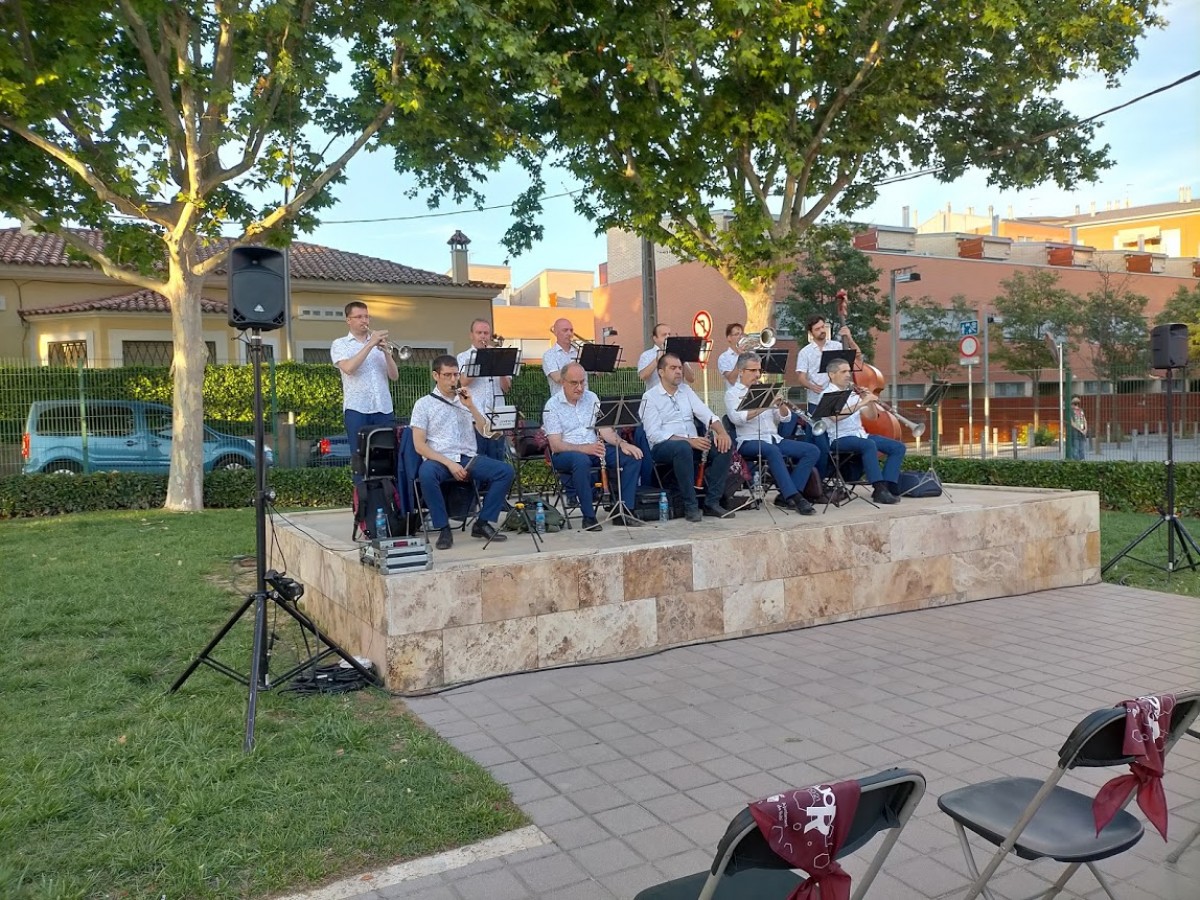 Un concert de sardanes amb la Cobla Jovenívola de Sabadell