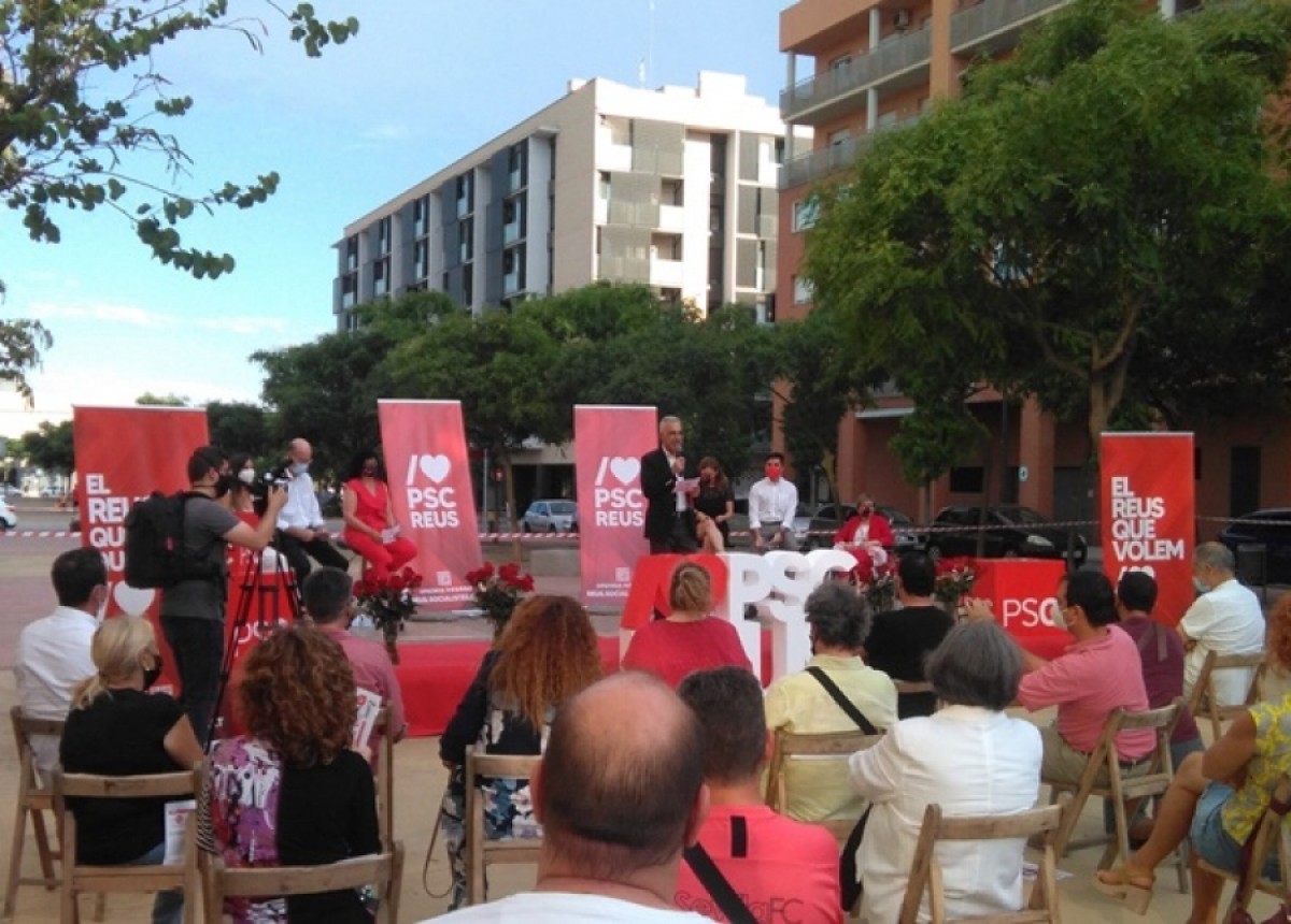 El portaveu del PSC de Reus, Andreu Martín, s'adreça al públic assistent a l'acte de balanç de mandat