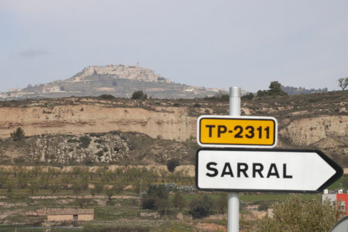 Un senyal d'entrada a Sarral (Conca de Barberà)