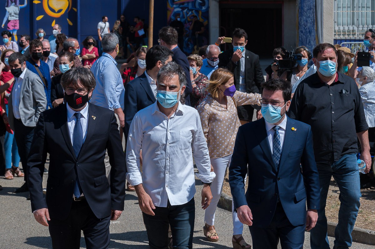 Cuixart amb Puigdemont, Aragonès, Junqueras i representants del govern de l'1-O en el 60è aniversari d'Òmnim