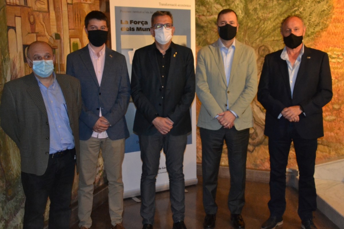 El president de la Diputació, Joan Talarn, amb els alcaldes d'Esterri i Llavorsí, Pere Ticó i Josep Vidal
