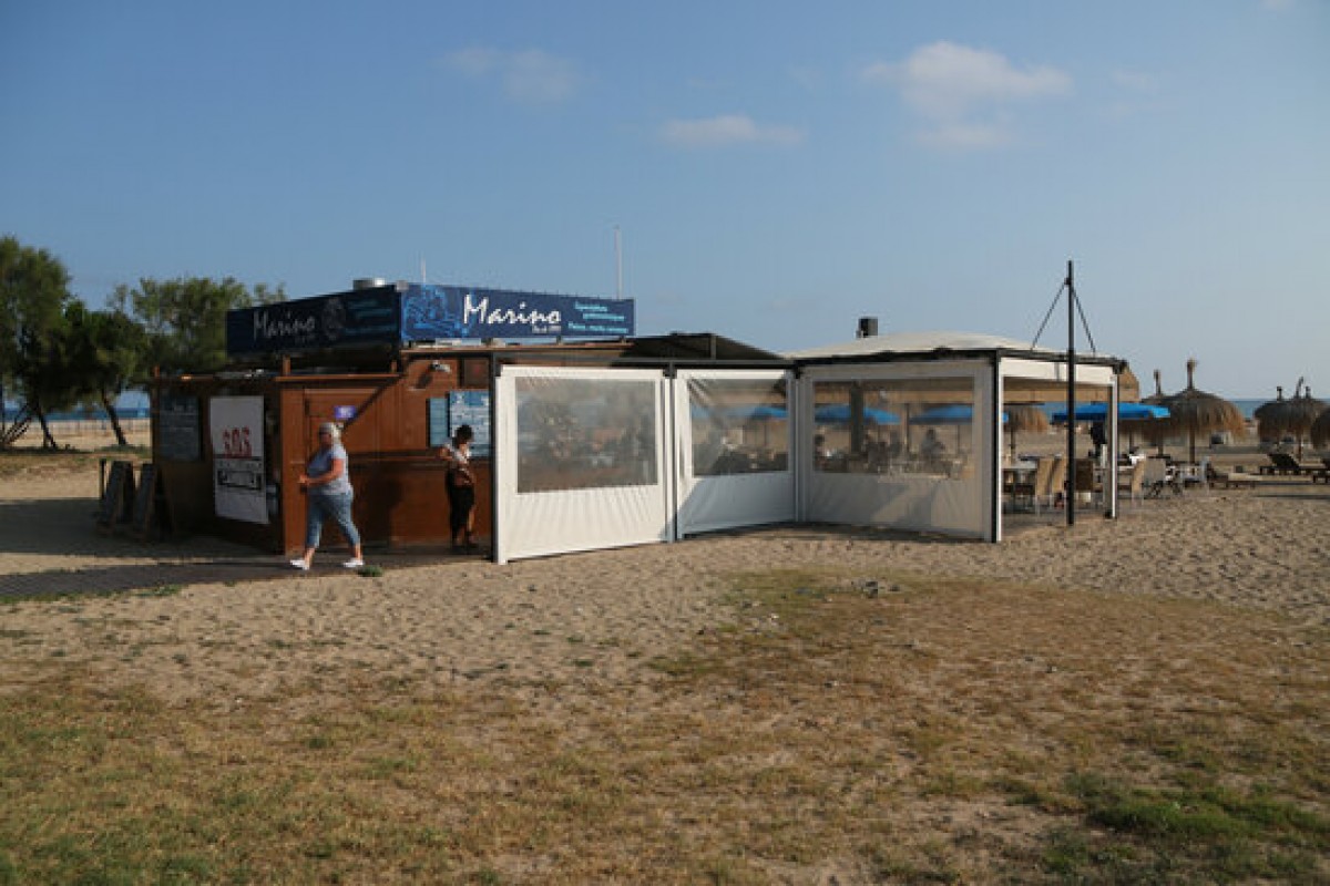 Una de les guinguetes que hi ha al conjunt de la costa cambrilenca