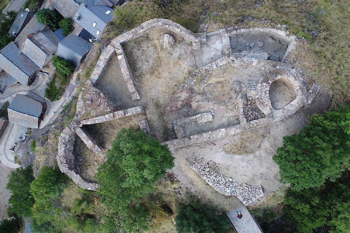 El castell de Tavascan a vista de dron