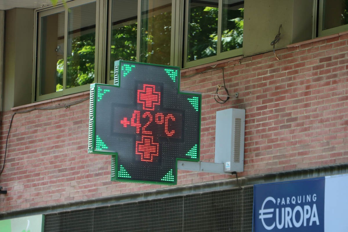 Imatge d'arxiu d'un termòmetre a 42 graus
