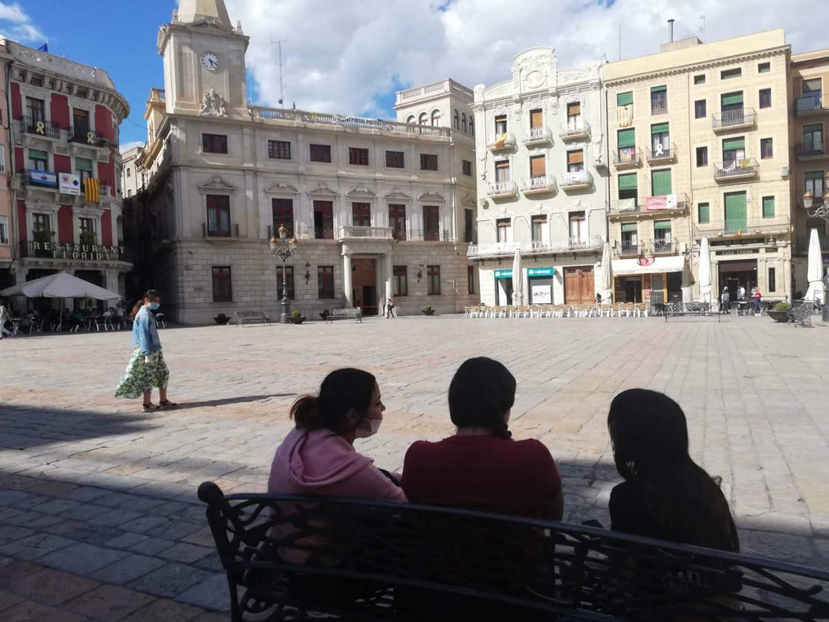 La plaça del Mercadal de Reus, un dels municipis en què s'ha detectat contaminació odorífera.