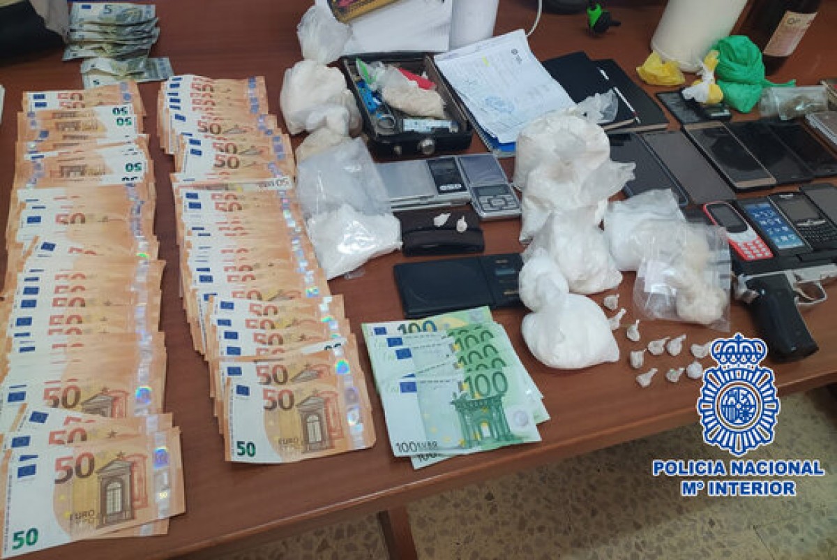 Pla obert de la droga i els diners intervinguts per la Policia Nacional