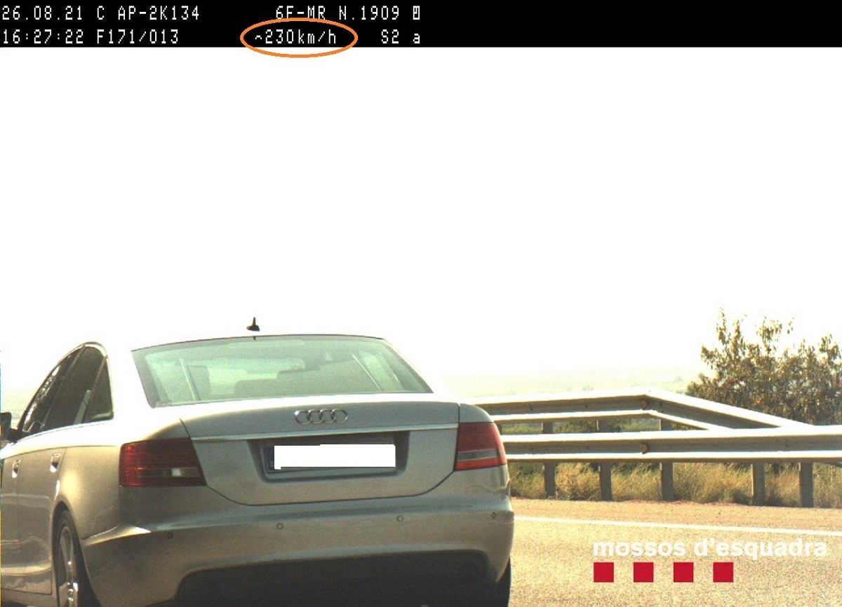 Imatge captada pel radar del vehicle circulant a 230 km/h