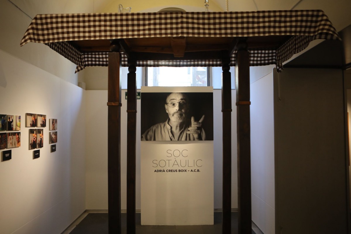 L'exposició «Sóc sotàulic», en homenatge a Adrià Creus.