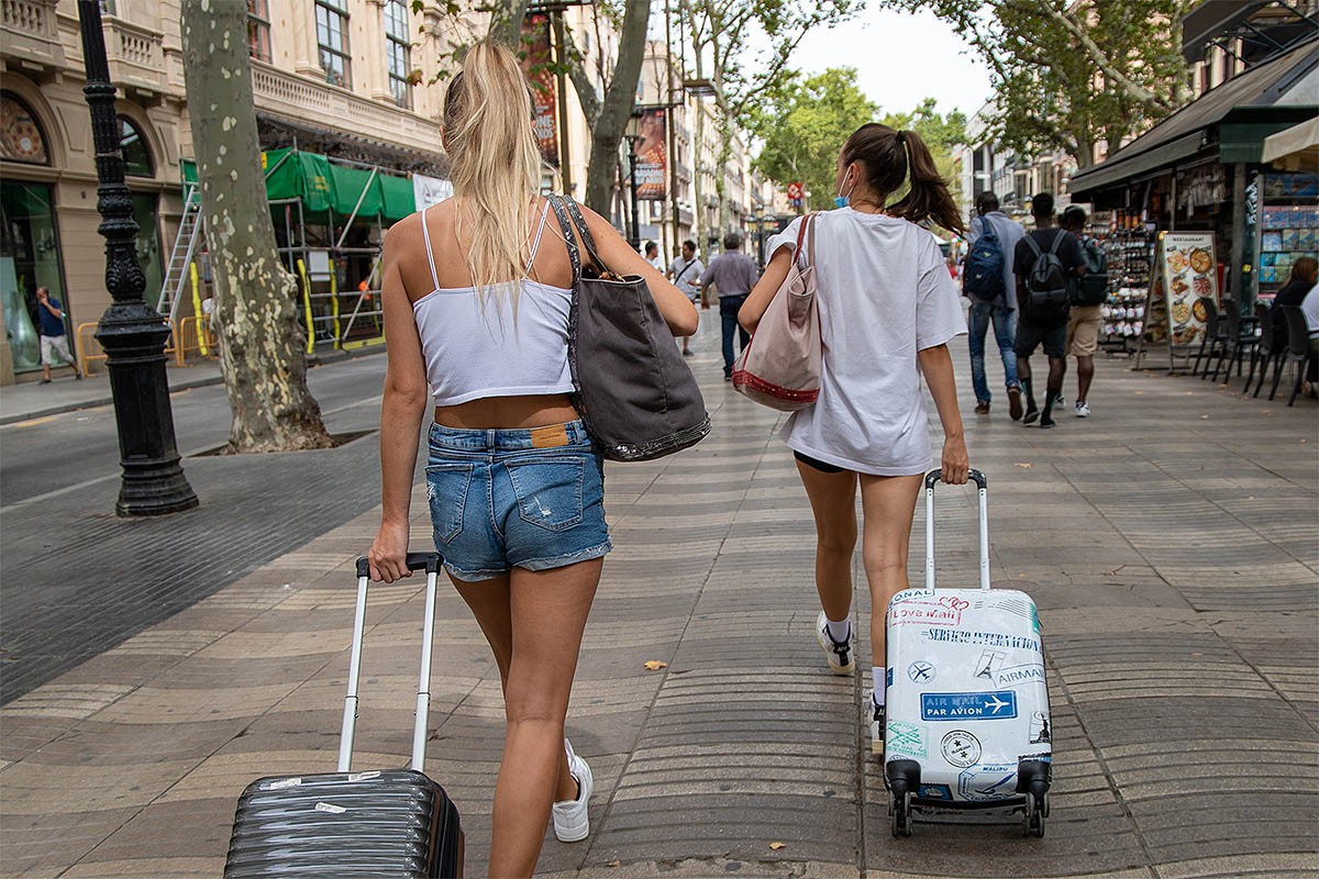 Turistes al centre de Barcelona, durant la pandèmia.