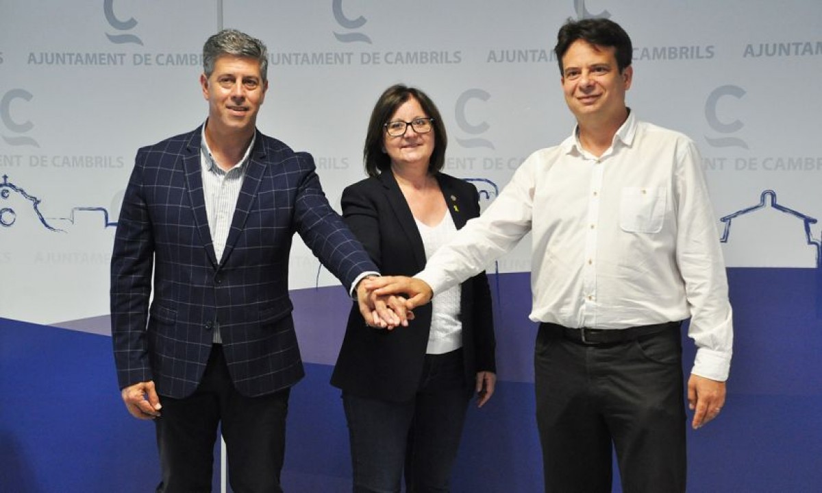 Presentació del pacte de govern, el 28 de maig de 2019, amb els tres caps de llista: Lluís Abella (JxC), Camí Mendoza (ERC) i Oliver Klein (NMC)