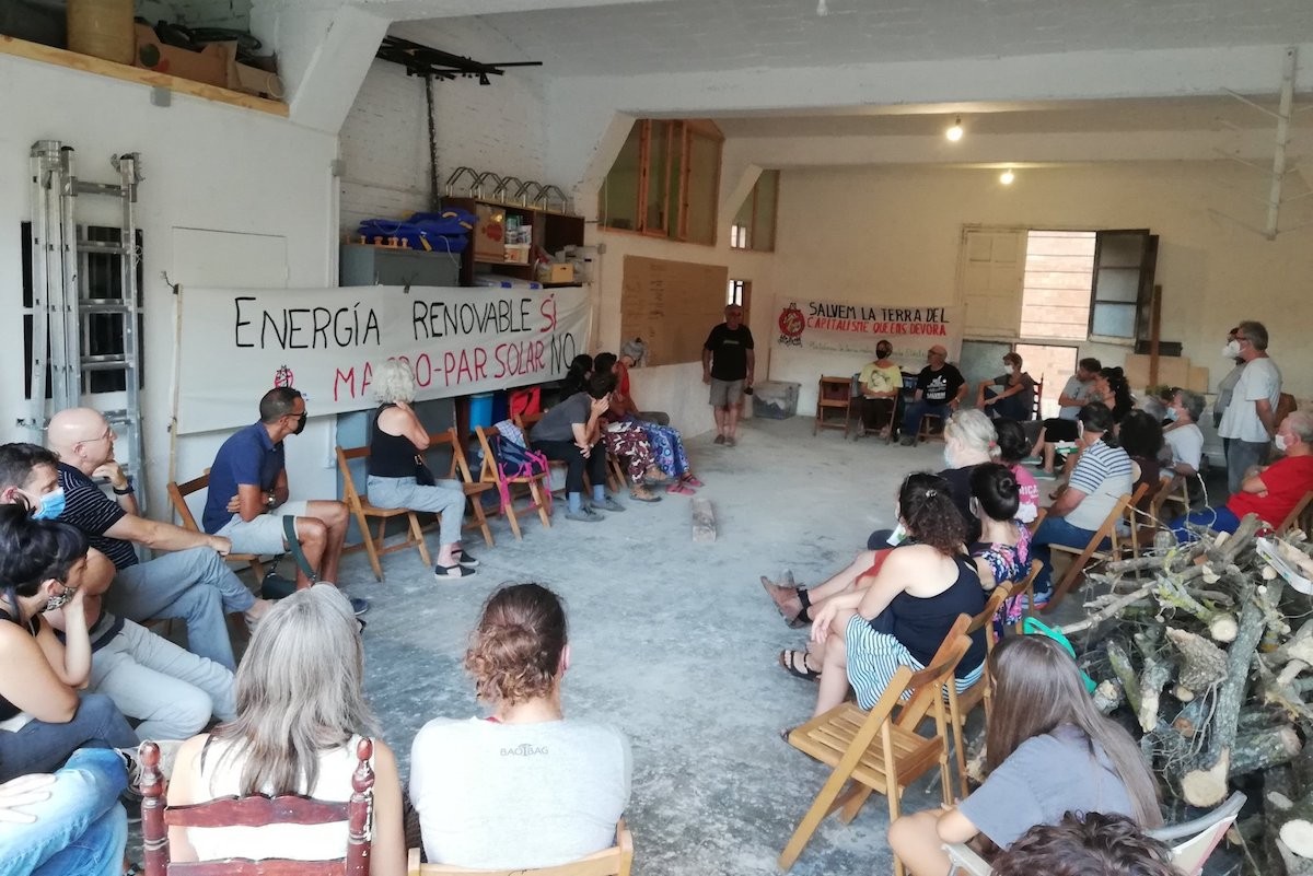 Imatge de l'assemblea de la Plataforma contra l'Autopista Elèctrica del Pallars