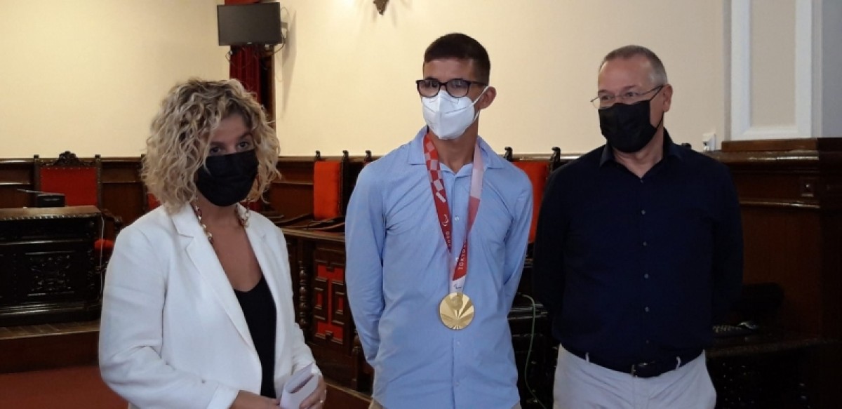 Recepció de L'Ajuntament de Tortosa al campió olímpic Yassine Ouhdadi