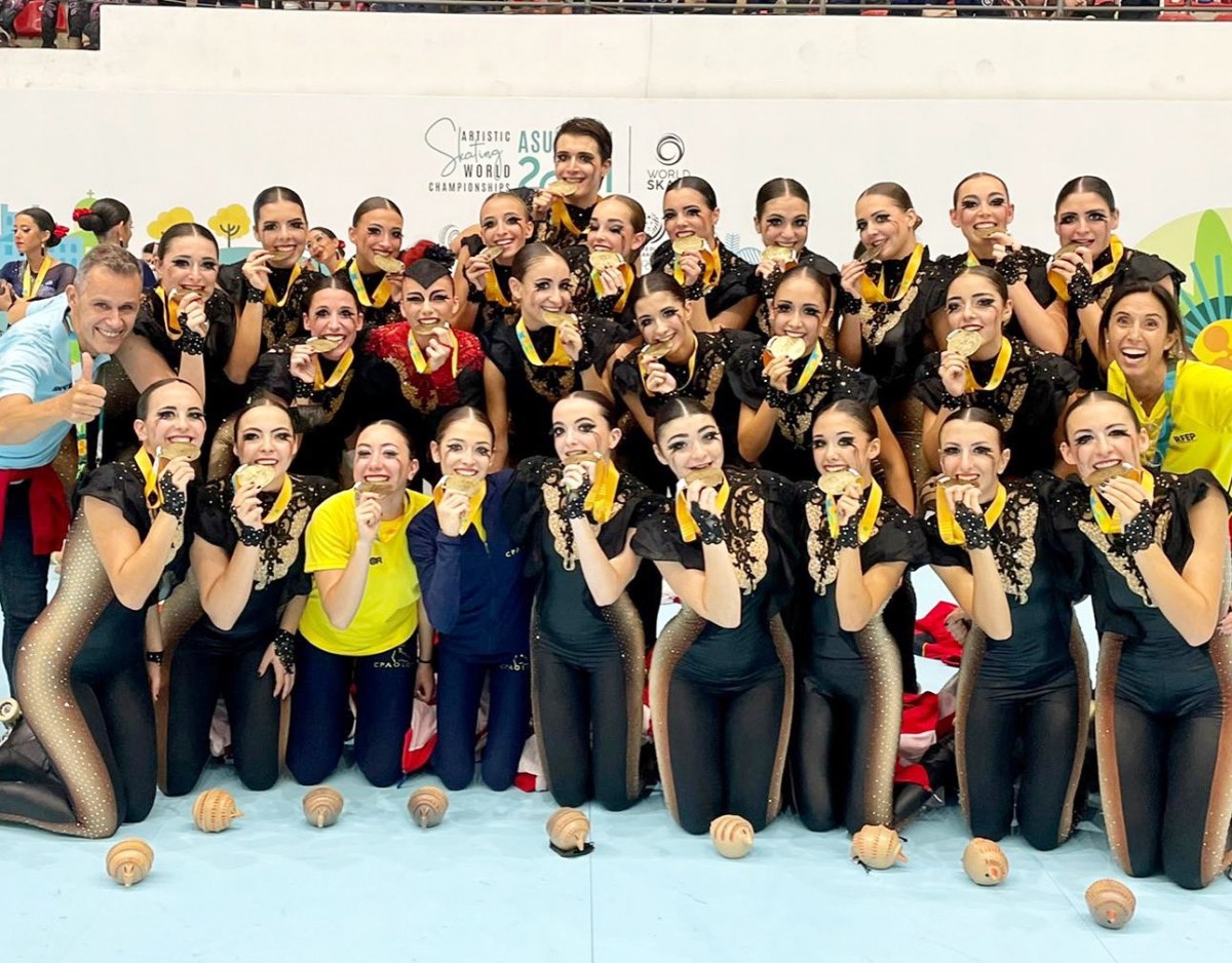 L'equip integrant del CPA Olot llueix la medalla d'or als campionats del món a Paraguai.