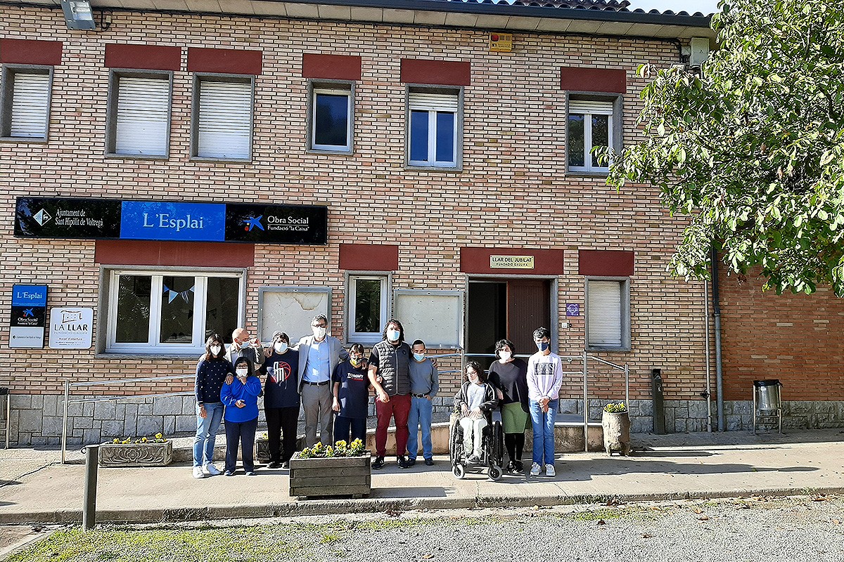 La visita institucional de la setmana passada al nou centre ocupacional de Sant Tomàs al Voltreganès.