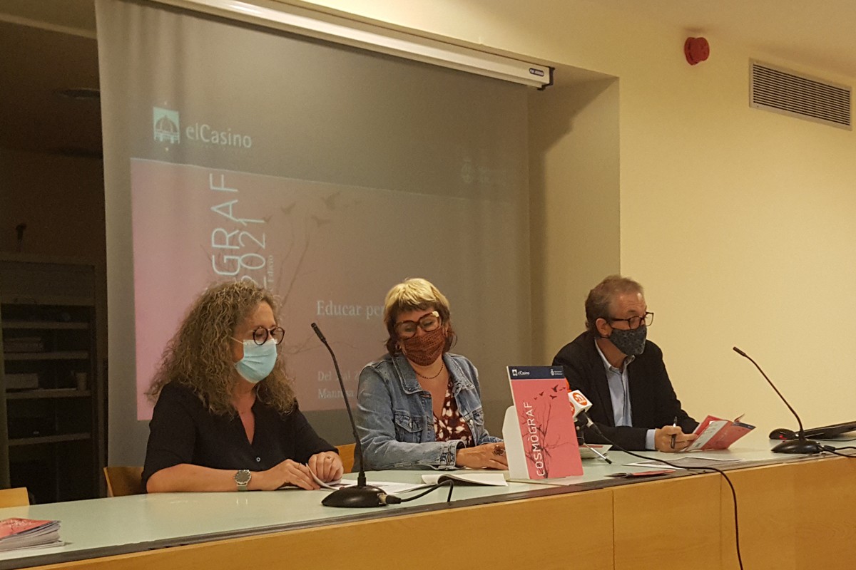 Mercè Garcia, Anna Crespo i Enric Badia presentant el Cosmògraf
