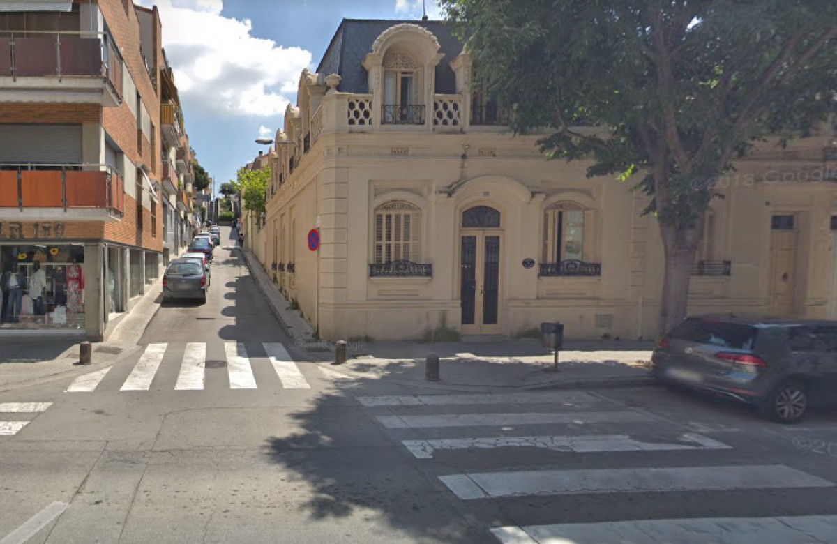 El carrer d'Orso de Rubí, a l'altura del passeig de Pau Clarís.