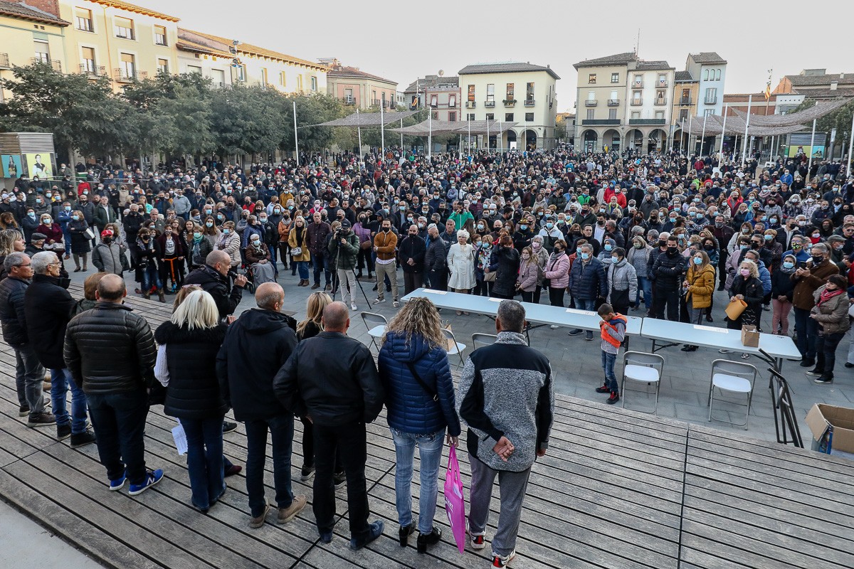 Manifestació de la plataforma ciutadana Manlleu diu prou per reclamar més seguretat