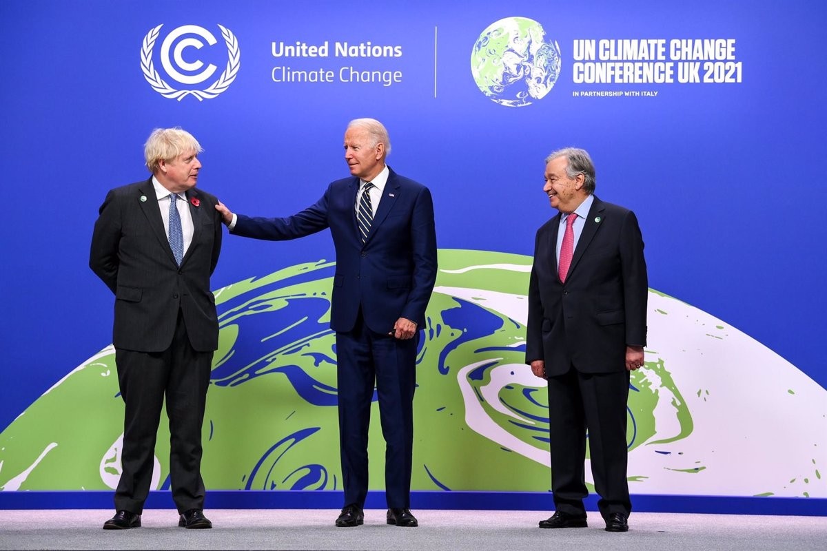 El primer ministre del Regne Unit, Boris Johnson; el president dels Estats Units, Joe Biden; i el secretari general de l'ONU, António Guterres, a la COP26