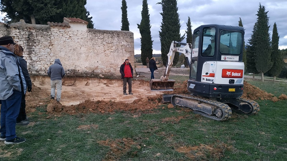 Inici dels treballs d'exhumació per localitzar les restes de Joaquim Ferrer Alaber