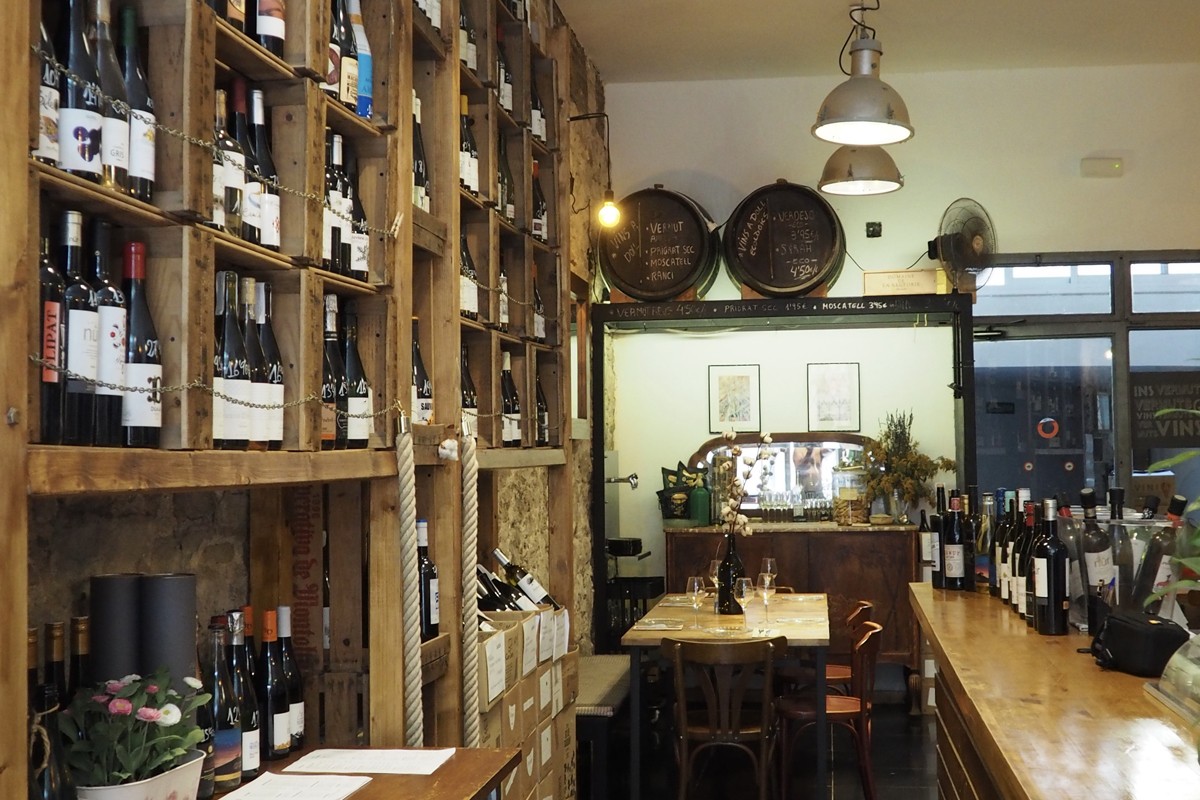 Lavicoca és una taverna imprescindible per la seva oferta gastronòmica i de vins a Barcelona