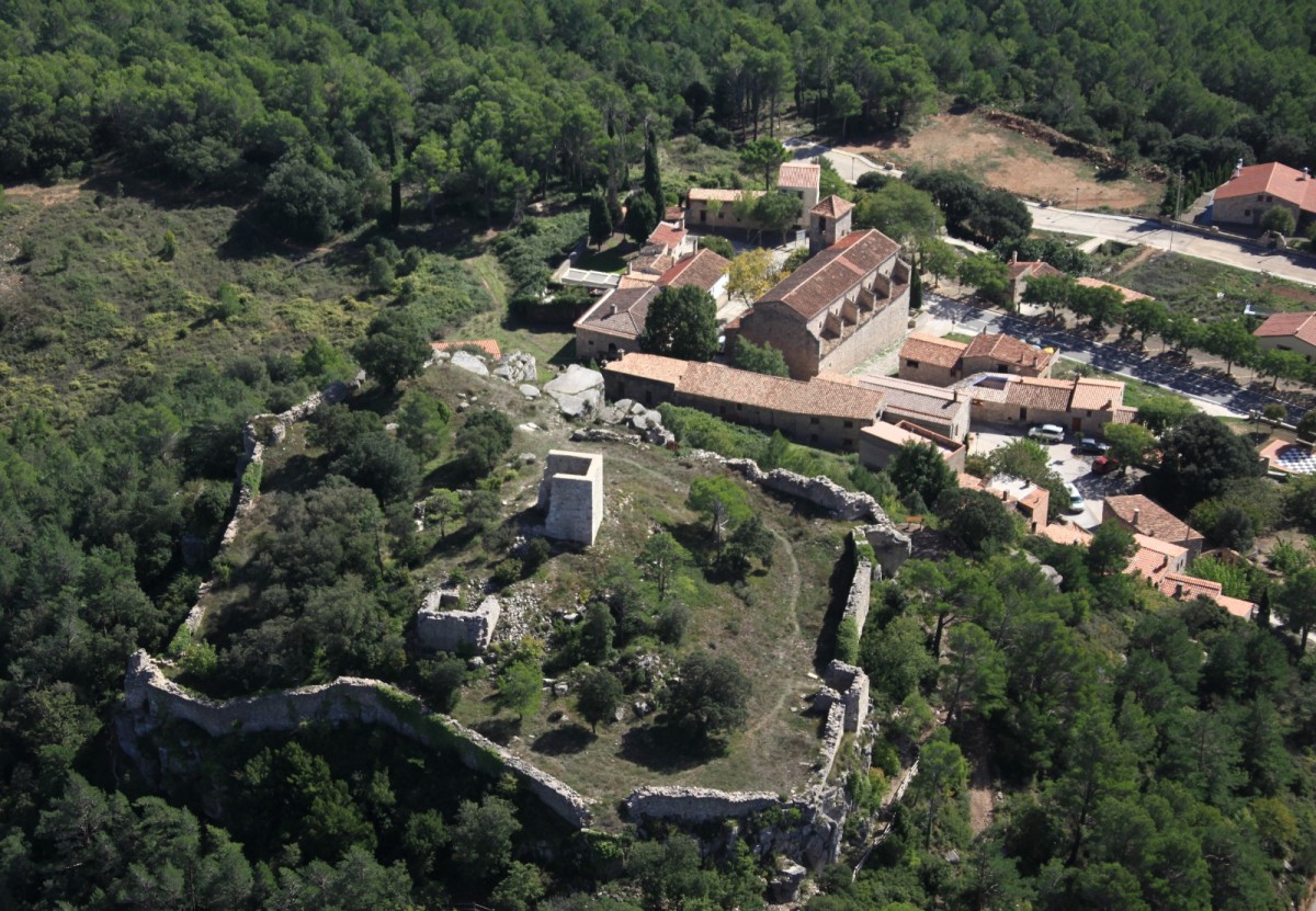 Vista aèria del castell de l'Albiol