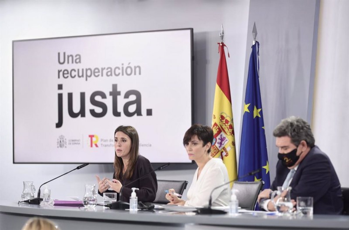 Els ministres Irene Montero, Isabel Rodríguez i José Luis Escrivá, aquest dimarts.