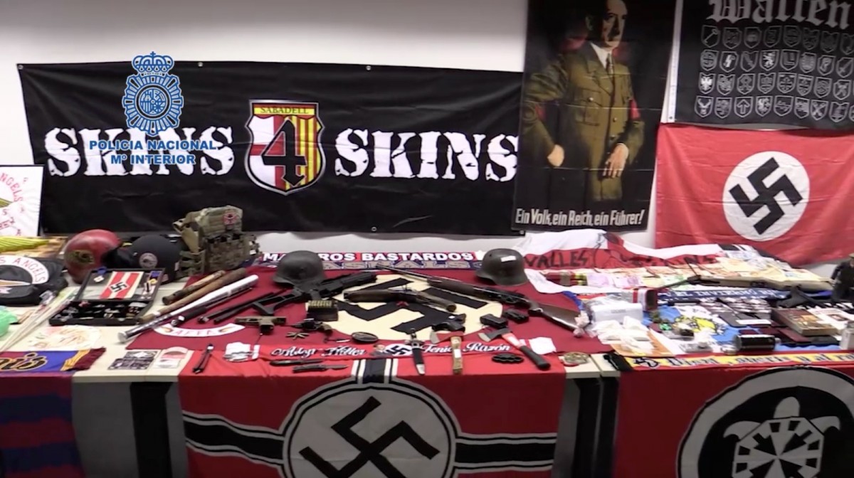 Material nazi i armes confiscades als ''Boixos Nois''