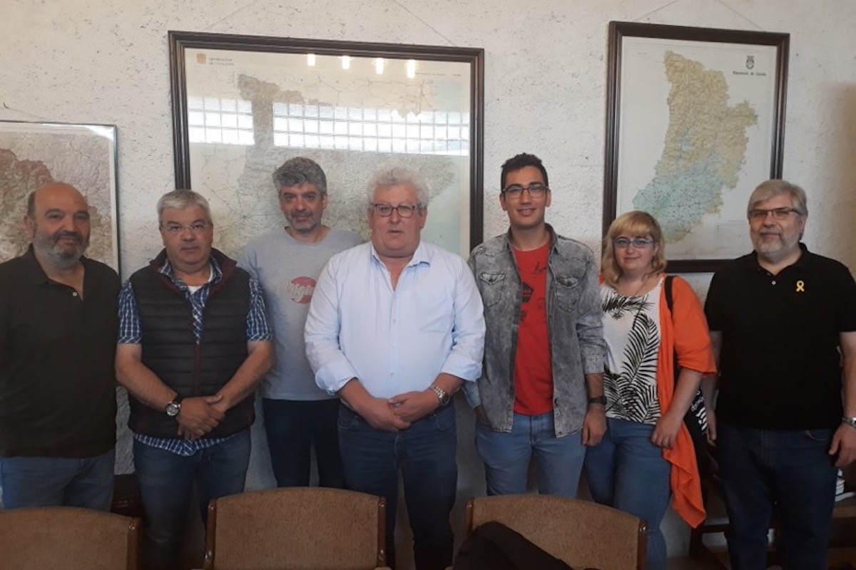 Borrell, al centre de la imatge, durant la constitució de l'ajuntament l'any 2019