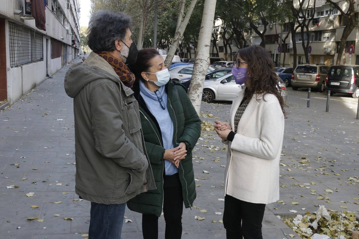 Tània Verge, amb Paqui Perona i Manuel Fernández Cortés a la Mina.