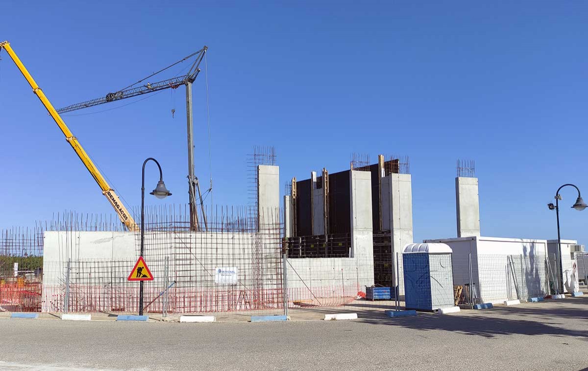 Construcció de la llotja del port de Deltebre.