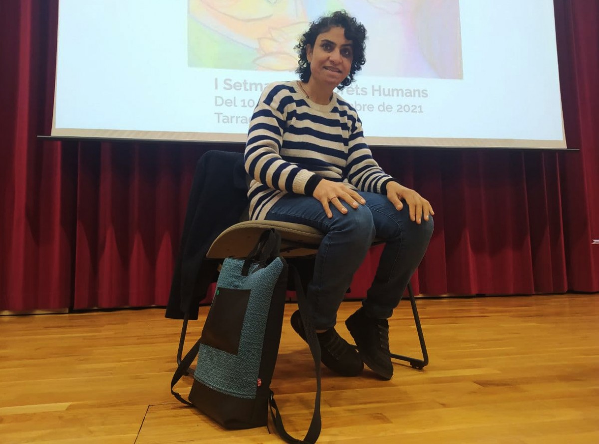 Nadia Ghulam, escriptora afganesa, a Tarragona.
