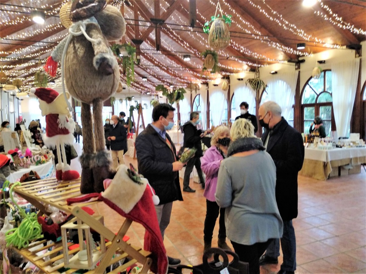 El batlle de Cambrils, Oliver Klein, ha inaugurat el mercat nadalenc