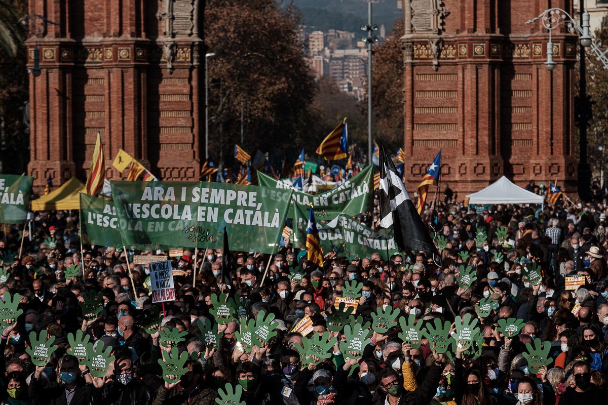 Manifestació a Barcelona en defensa de l'escola catalana.