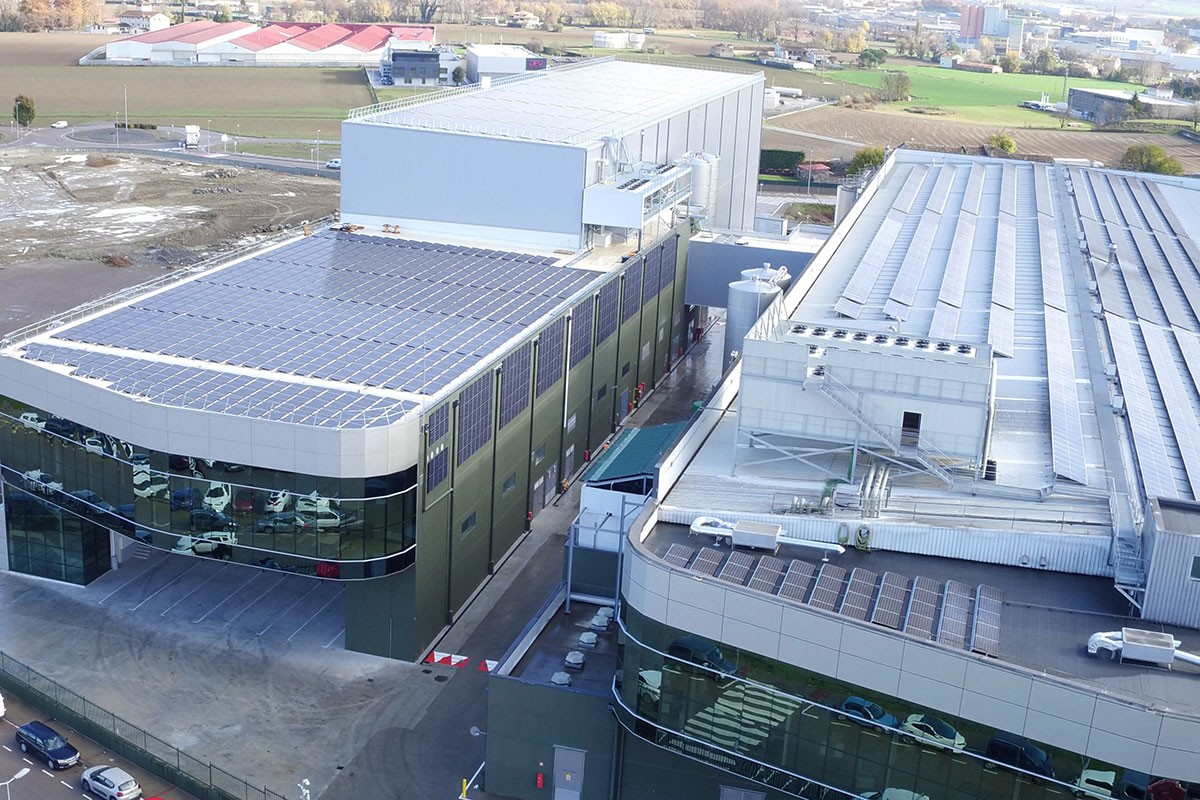 Vista aèria del nou centre logístic de Casa Tarradellas