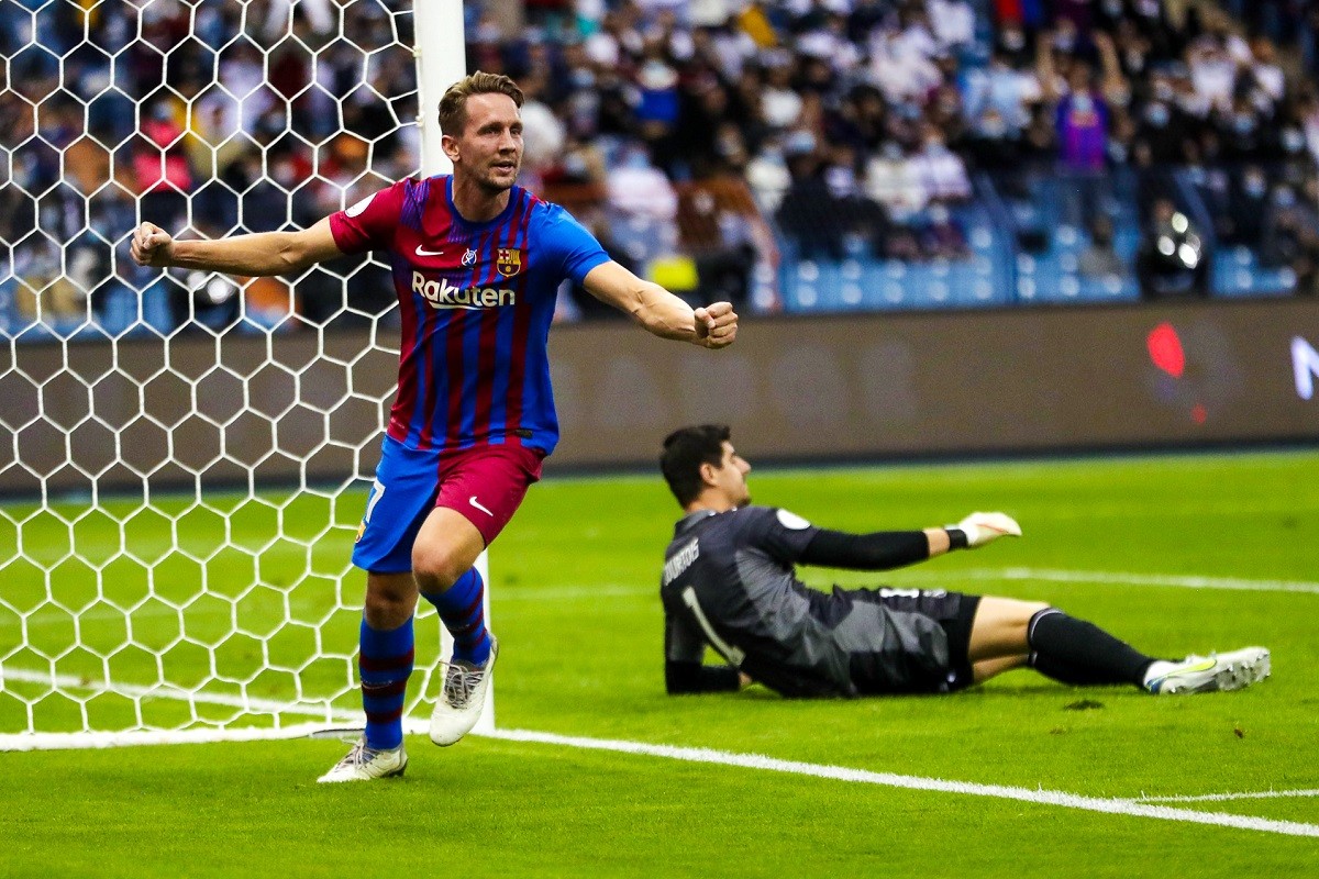 Luuk de Jong celebra el primer gol del Barça contra el Reial Madrid