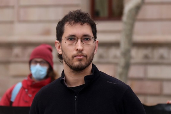 Absolen l'activista Brian Bartés per les protestes del consell de ministres de 2018 a Barcelona