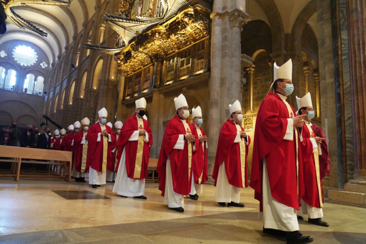 Diversos bisbes espanyols a la catedral de Santiago