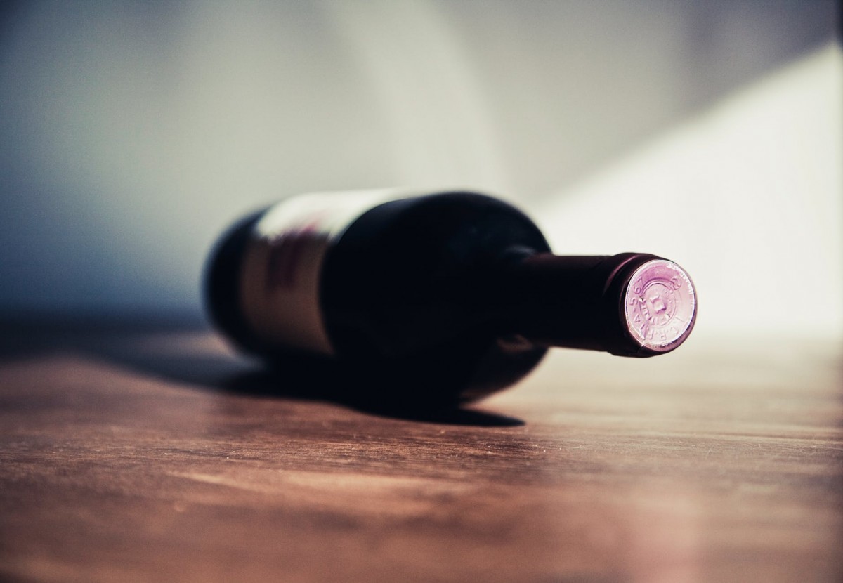 L'etiquetatge del vi com a cancerigen genera debat al Parlament Europeu