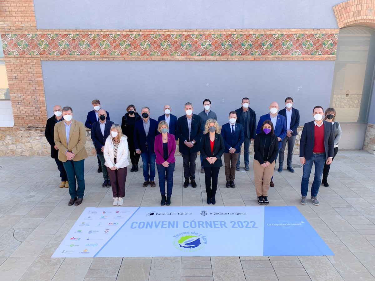Signants del conveni Córner per promoure el turisme a les Terres de l'Ebre